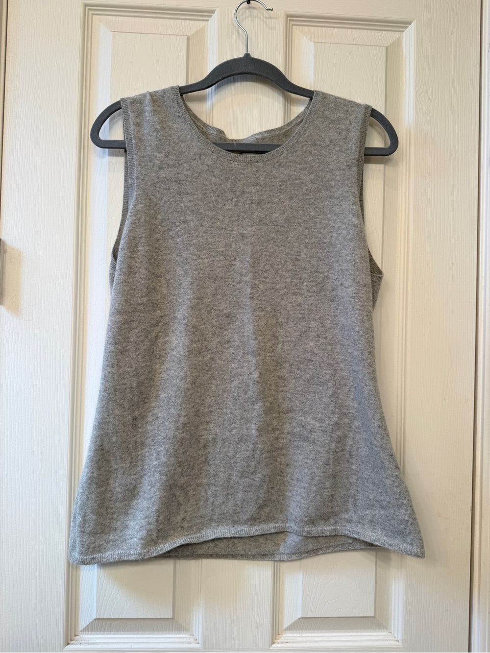 Cashmere | Sleeveless Grey Knit Tank Top | Womenโs L